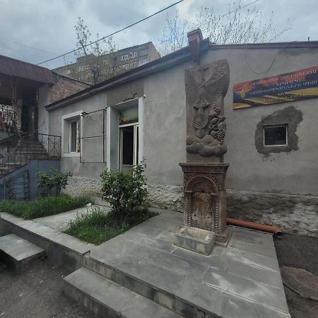 Guest House In The Small Center Yerevan Ngoại thất bức ảnh